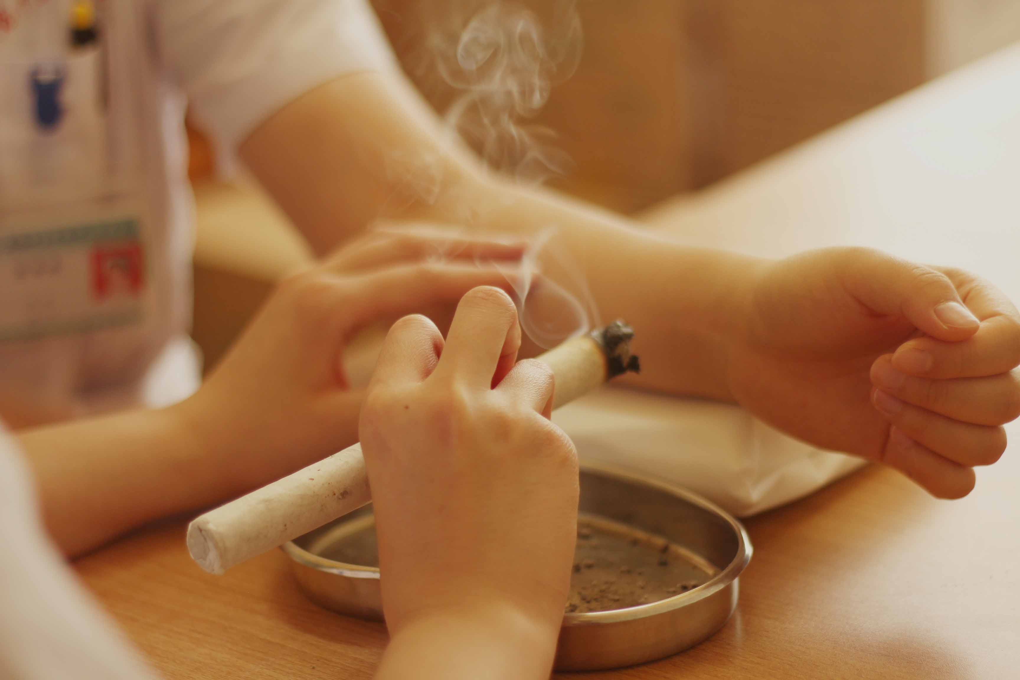 艾灸調氣血扶正氣！詳解肚臍燒艾的操作方法