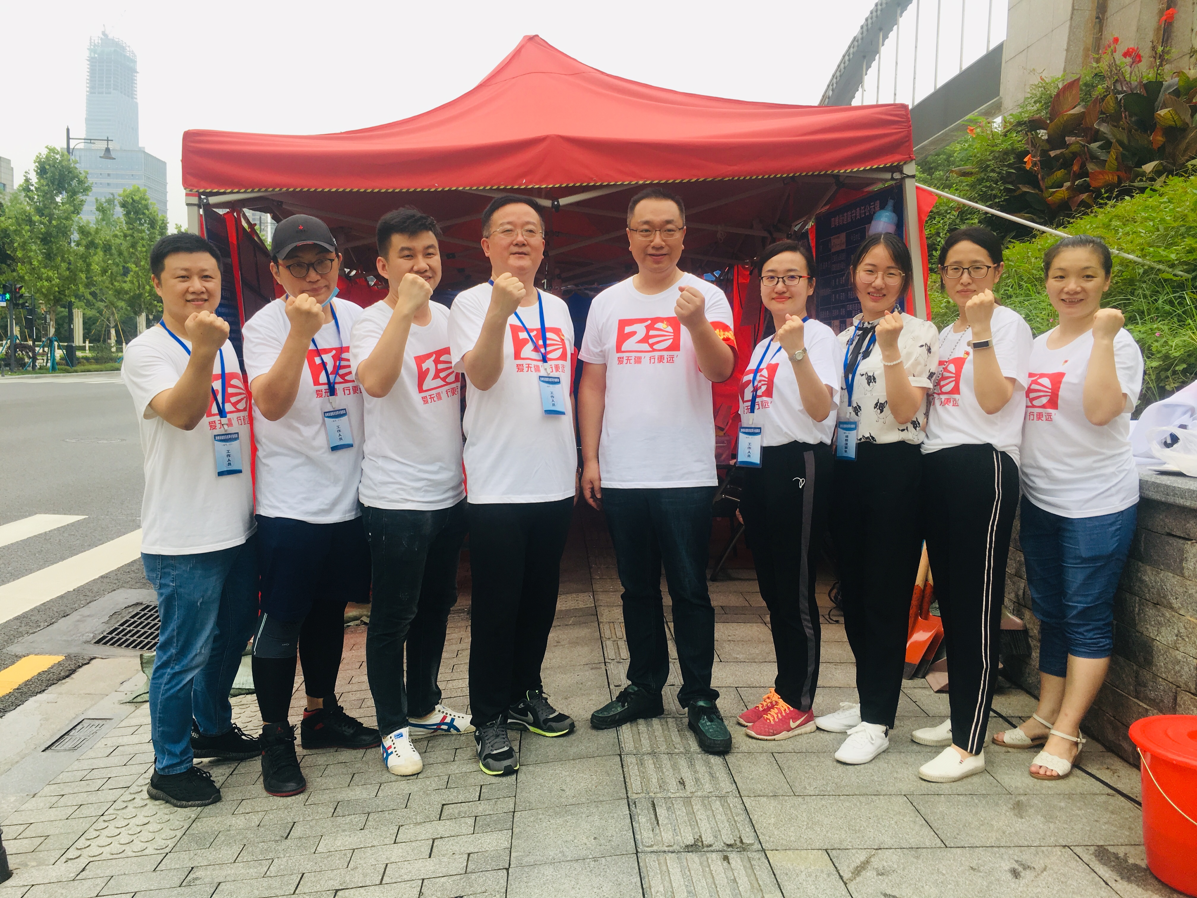 風(fēng)雨同舟，共克時(shí)艱。東信醫(yī)藥集團(tuán)助力武漢防汛抗洪攻堅(jiān)戰(zhàn)